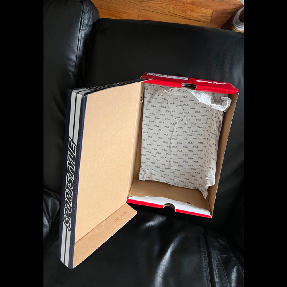 FILA Sneaker Box [empty] - Picture 2 of 4